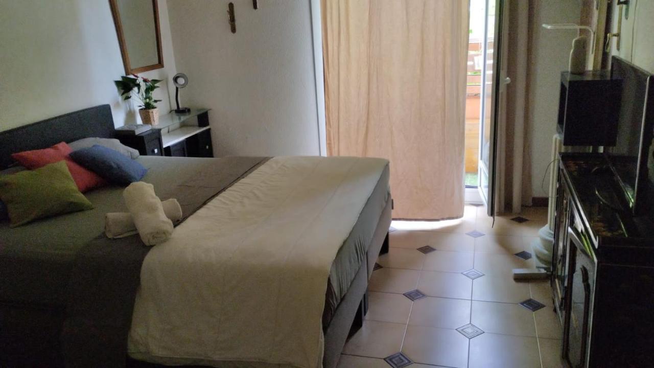 Gaudi 51 Apartment Barcelona Ngoại thất bức ảnh