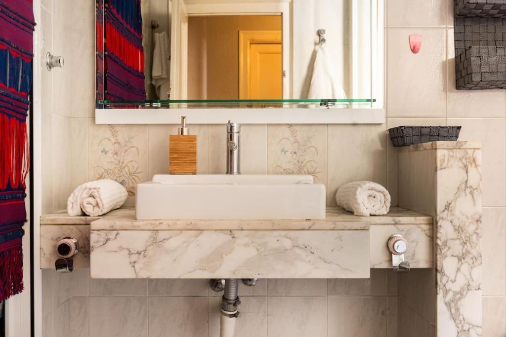 Gaudi 51 Apartment Barcelona Ngoại thất bức ảnh