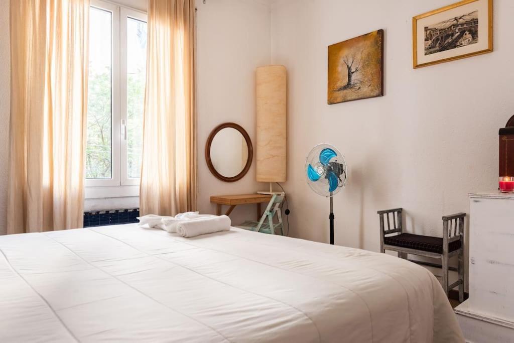 Gaudi 51 Apartment Barcelona Ngoại thất bức ảnh